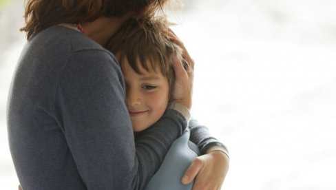 ПОЧЕО СА РАДОМ АЛИМЕНТАЦИОНИ ФОНД Вучић: Данас је самохрана мајка детета од девет година добила новац