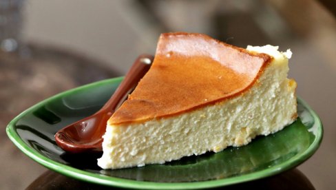 НАСТАО ЈЕ ГРЕШКОМ, А ДАНАС ГА ОБОЖАВАЈУ МИЛИОНИ: Ово је прича о чувеном Сан Себастијан чизкејку