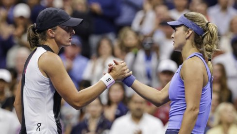 NIJE MOGLA DA SAKRIJE SUZE: Eliminisana jedna od najlepših teniserki sveta (FOTO)