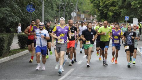 ПРАЗНИК КРАЉИЦЕ СПОРТОВА: У Краљеву одржана улична „Трка Краљева – трка за дечју радост“