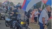 НОВИ САД ПРОТИВ БЛОКАДА: И бајкери изашли на улице (ВИДЕО)