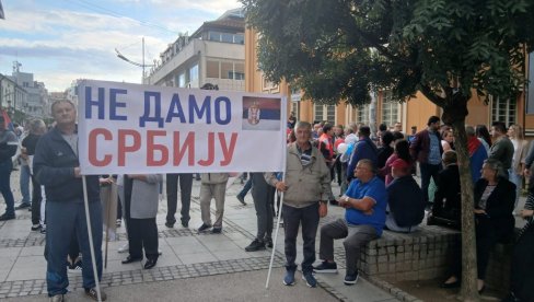 УСТАЛИ ЛОЗНИЦА И МАЛИ ЗВОРНИК: Грађани против блокада на улицама! (ВИДЕО)