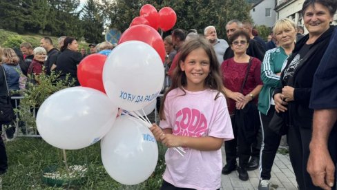 НАЈЛЕПШЕ СЛИКЕ СА СКУПОВА ПРОТИВ БЛОКАДА: Ова деца су наша радост (ФОТО)