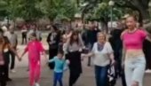 UZ KOLO I PESMU PROTIV BLOKADA: Prokuplje pokazalo slogu i jedinstvo (VIDEO)