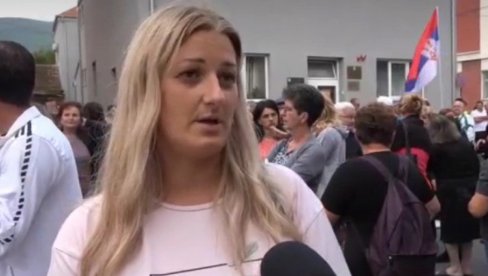 БЕЛА ПАЛАНКА ДИГЛА ГЛАС ПРОТИВ БЛОКАДА Тражимо само миран и пристојан живот за нашу децу!