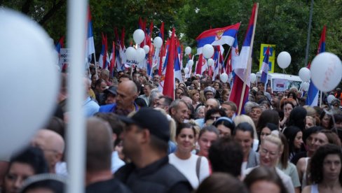 104.000 ГРАЂАНА НА СКУПОВИМА ПРОТИВ БЛОКАДА: Огласио се директор полиције (ВИДЕО)