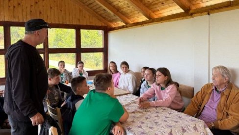 ČUVENI RŠUM I SARADNICI SUNCA: Radost dečijeg stvaralaštva