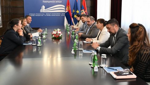 BOSANSKOM GRAHOVU STIŽE PODRŠKA IZ VOJVODINE: Saradnja u realizovanju razvojnih projekata