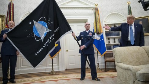 РОЈТЕРС ТВРДИ: Трамп планира да премести седиште Америчке свемирске команде