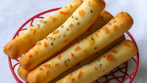 ХРСКАВИ КРЕКЕРИ ОД СИРА: Рецепт за савршену грицкалицу