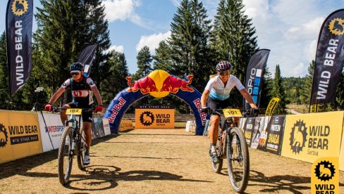 Etapno nadmetanje biciklista na Tari