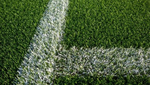 ПАНИКА! Да ли терени са вештачком травом изазивају рак код деце и осталих спортиста?!