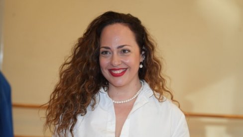 НАКОН 11 ГОДИНА ЉУБАВИ, ЗАМОЛИО ЈЕ ДА НАПУСТИ СТАН: Истина о разводу који је разорио једну од наших најфаталнијих глумица! (ФОТО)