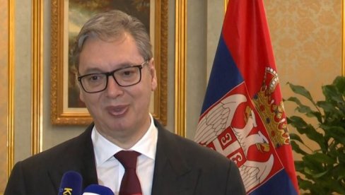 КОМПЛЕТНО ОСОБЉЕ ХОТЕЛА ХОЋЕ ДА СЕ СЛИКА СА НАМА:  Вучић о популарности Србије у Кини