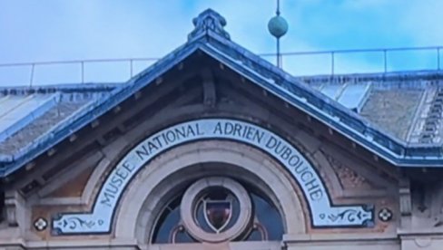 UKRADENA DVA TANJIRA I VAZA VREDNI 9,5 MILIONA EVRA: Spektakularna pljačka u francuskom gradu Limožu čuvenom po porcelanu