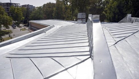 КРОВ СЕ ПОПРАВЉА, А УЛУС ЧЕКА ПОМОЋ: Од јесени, Павиљон Цвијета Зузорић неће прокишњавати, а покренута и донаторска кампања