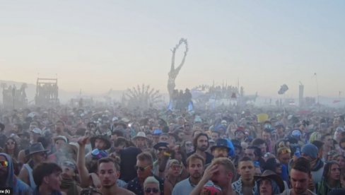 РУС ПРОНАЂЕН У ЛОКВИ КРВИ: Прво убиство у историји највећег фестивала