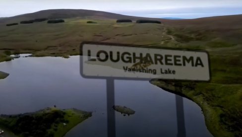 МИСТЕРИОЗНО ЈЕЗЕРО КОЈЕ НЕСТАЈЕ: Ујутру пуно воде, а који сат касније може бити - ПРАЗНО! По селу круже ЈЕЗИВЕ приче (ВИДЕО)