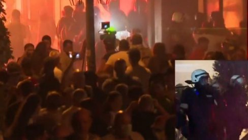 POVREĐENO 11 POLICAJACA U NOVOM SADU ISPRED FILOZOFSKOG FAKULTETA