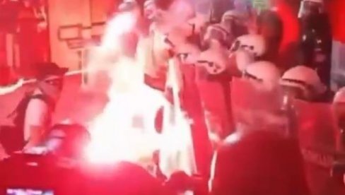 БЛОКАДЕРИ ХОЋЕ ДА УПАДНУ У ВОЈНИ ОБЈЕКАТ И УКРАДУ ОРУЖЈЕ ИЗ КАСАРНЕ У НОВОМ САДУ: Порука са детаљним упутством кружи на друштвеним мрежама