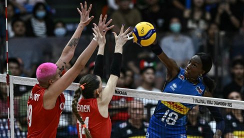 НАКОН ВИШЕ ОД ДВЕ ДЕЦЕНИЈЕ ЧЕКАЊА! Одбојкашице Италије победиле Турску и освојиле злато на Светском првенству