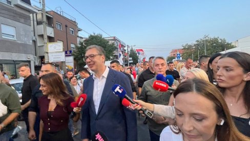 ОНИ СУ САМО ЗАВЕДЕНИ И МАНИПУЛИСАНИ, ТОЛИКО ИХ ЛАЖУ! Вучић позвао грађане да покажу стрпљење према блокадерима