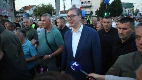 VUČIĆ U BORČI S NARODOM: Vi ste najbolji garant da će država biti sačuvana (FOTO/VIDEO)