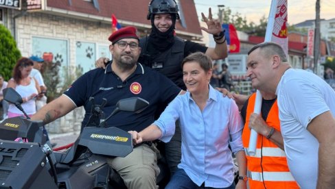 ANA BRNABIĆ SA BAJKERIMA U BORČI: Velika kolona bajkera na skupu građana protiv blokada (FOTO)