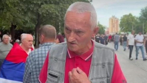 ХОЋЕ ХЛЕБ БЕЗ МОТИКЕ, ПИТАЈТЕ ИХ ЗАШТО НОСЕ МАСКЕ: Грађанин Лознице поручио да народ мора сам да се избори са блокадама (ВИДЕО)