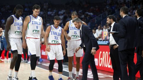 НАКОН СРБИЈЕ, СЕЛЕКТОРА ЗАМЕНИЛА И ИТАЛИЈЕ! Ево ко је дошао уместо Ђанмарка Поцека на клупу Азура