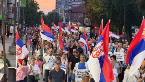 У 140 МЕСТА ШИРОМ СРБИЈЕ БИЋЕ ОДРЖАНИ СКУПОВИ ГРАЂАНА ПРОТИВ БЛОКАДА Вучић: Ја ћу се придружити једном од њих