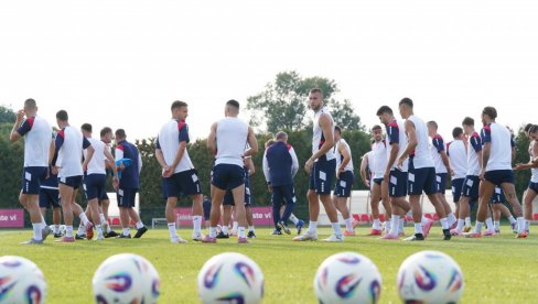 ХИТНО Оперисан фудбалски репрезентативац Србије, дуго неће моћи да игра!