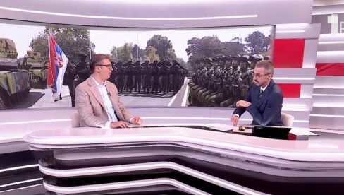 УЛАЖЕМО У ВОЈСКУ ДА БИСМО ОЧУВАЛИ МИР И ДА БИ НЕКИМА БИЛО ЈАСНО ДА ТУ НЕМАЈУ ШТА ДА РАДЕ: Вучић о војној паради