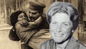 ОНА 16, ОН 39 ГОДИНА: Афера малолетне Стаљинове ћерке, шта се догодило са познатим филмским ствараоцем (ФОТО)