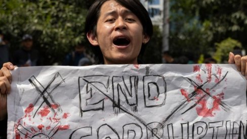 КРВАВА ШАКА У НЕПАЛУ! ИСТА СЦЕНОГРАФИЈА КАО У СРБИЈИ: Хтели су грађански рат и убијања људи!