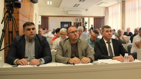 ОДБОРНИЦИ У ВЛАСОТИНЦУ ГЛАСАЛИ ЗА ЗАДУЖИВАЊЕ НА ИМЕ ПРОЈЕКАТА   Кредит од 69 милиона