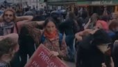 ПЕНДРЕК ПО ЛЕЂИМА: ЕУ полиција у обрачуну са демонстрантима у Француској (ВИДЕО)
