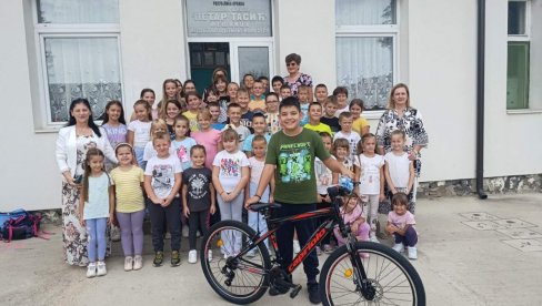 BICIKL SVAKOM ĐAKU KOJI PROČITA 50 KNJIGA: Od stranica do pedala