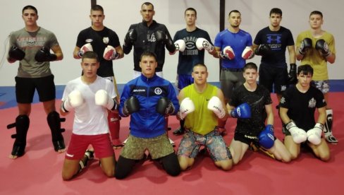 PRVENSTVO EVROPE ZA JUNIORE! Kik boks reprezentacija Srbije nastupa sa 28 takmičara