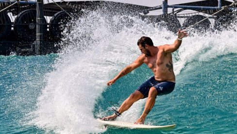 SAMO ZA BOGATE: U Abu Dabiju napravljen bazen sa talasima - ulaz se naplaćuje po talasu, a evo koliko košta