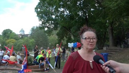 ДА МОЈА УНУКА НАСТАВИ СТУДИЈЕ: Порука из Беле Паланке са скупа против блокада (ВИДЕО)