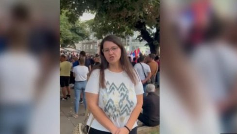 ВЕЋ ЧЕТВРТУ НЕДЕЉУ ЗАРЕДОМ ДОЛАЗИМ ДА ПОДРЖИМ МИР: Грађани Прокупља против блокада (ВИДЕО)