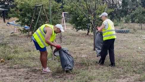 НЕЗАПОСЛЕНИ УРЕЂУЈУ ГРАД: У Врбасу ЕПВ већ седму сезону ангажују особе са инвалидитетом