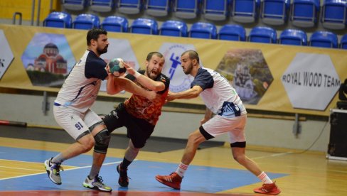 USPEŠNA „GENERALKA“: Rukometaši kraljevačkog Metalca spremni za početak sezone