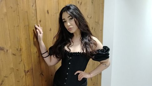 С ЈЕСЕНИ СЛЕДИ ЈОШ ЈЕДНО АУТОРСКО ДЕЛО: Сања Вучић о минулој летњој турнеји, трилогији, музичким новитетима, инспирацији (ФОТО)