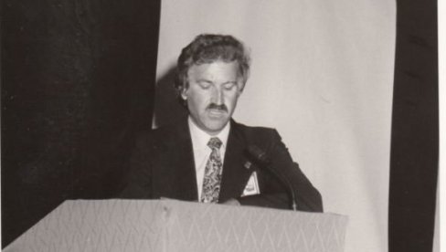 ОДЛАЗАК УГЛЕДНОГ ЛЕКАРА: Преминуо доктор Михаило Краковић из Франкфурта