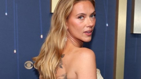 ZOVU JE MERILIN MONRO 21. VEKA, A KADA SE POJAVILA SVI OSTALI BEZ TEKSTA: Obukla običnu haljinu za crveni tepih, o jednom detalju svi pričaj