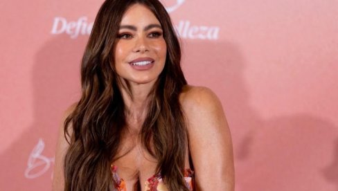 UMESTO NA CRVENOM TEPIHU ZAVRŠILA U URGENTNOM CENTRU: Sofiji Vergari pozlilo pre dodele Emi nagrada (VIDEO)