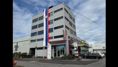 СРПСКА ТРОБОЈКА НА ЗГРАДИ У ЛИНЦУ: Празник јединства и поноса