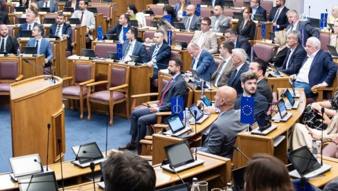 КУКАВИЧКИ ПОТЕЗ: Уставни суд остаје у крњем саставу, парламент јуче није усвојио ни дневни ред